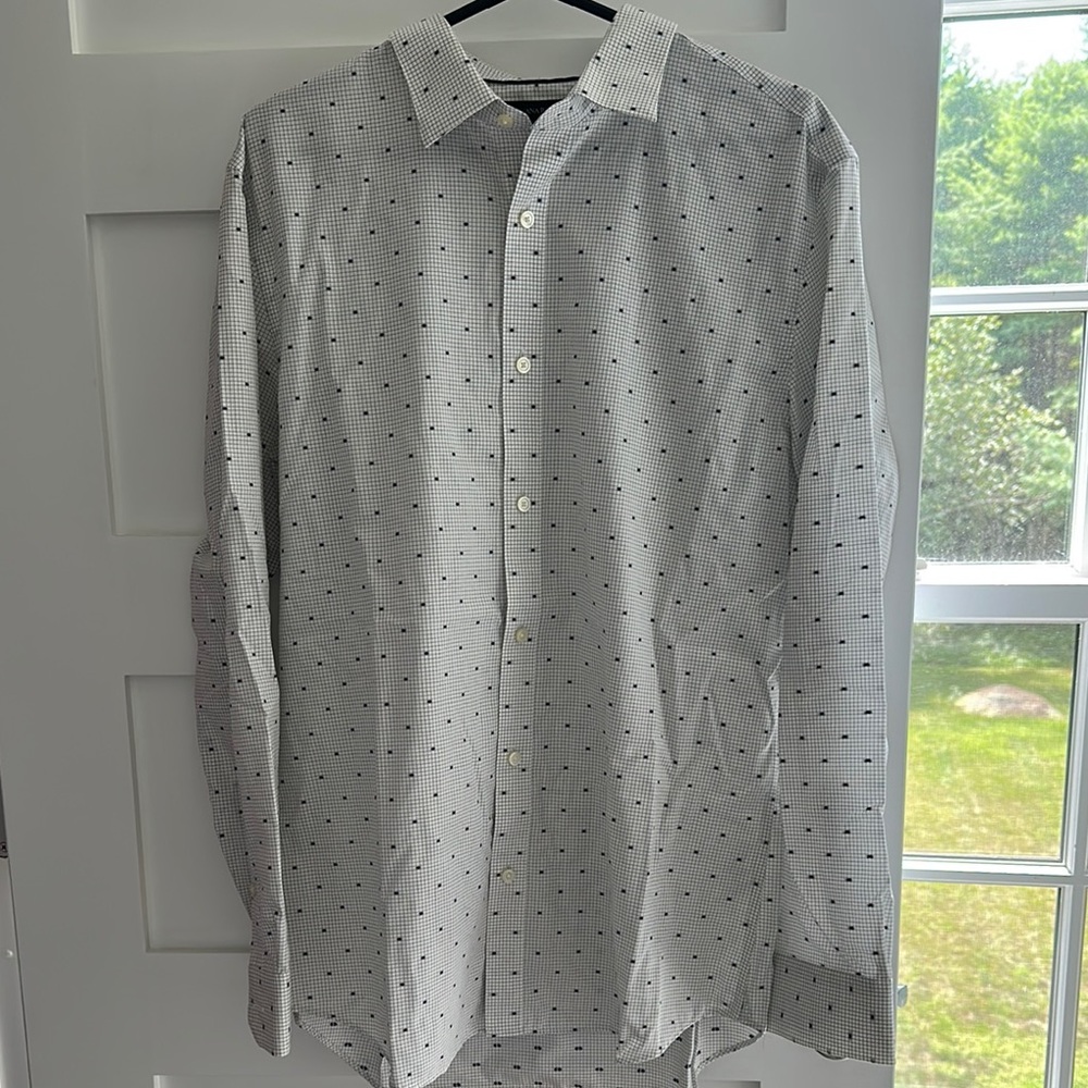 Banana Republic White and Black Patterned Dress Shirt
